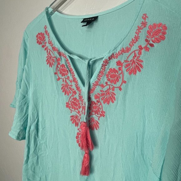 *TORRID* Torrid Crinkle Gauze Blue Green Embroidered Top 2 2X 18/20 - Picture 5 of 6
